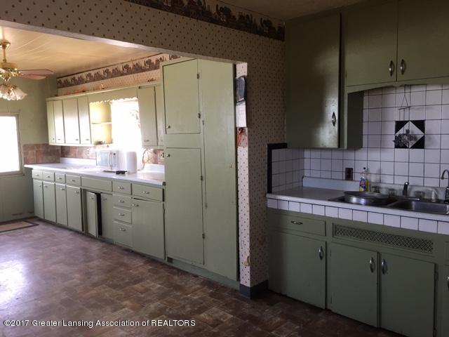 6250 South Morrice Road Perry, MI 48872 - Photo 1 of 9 Kitchen