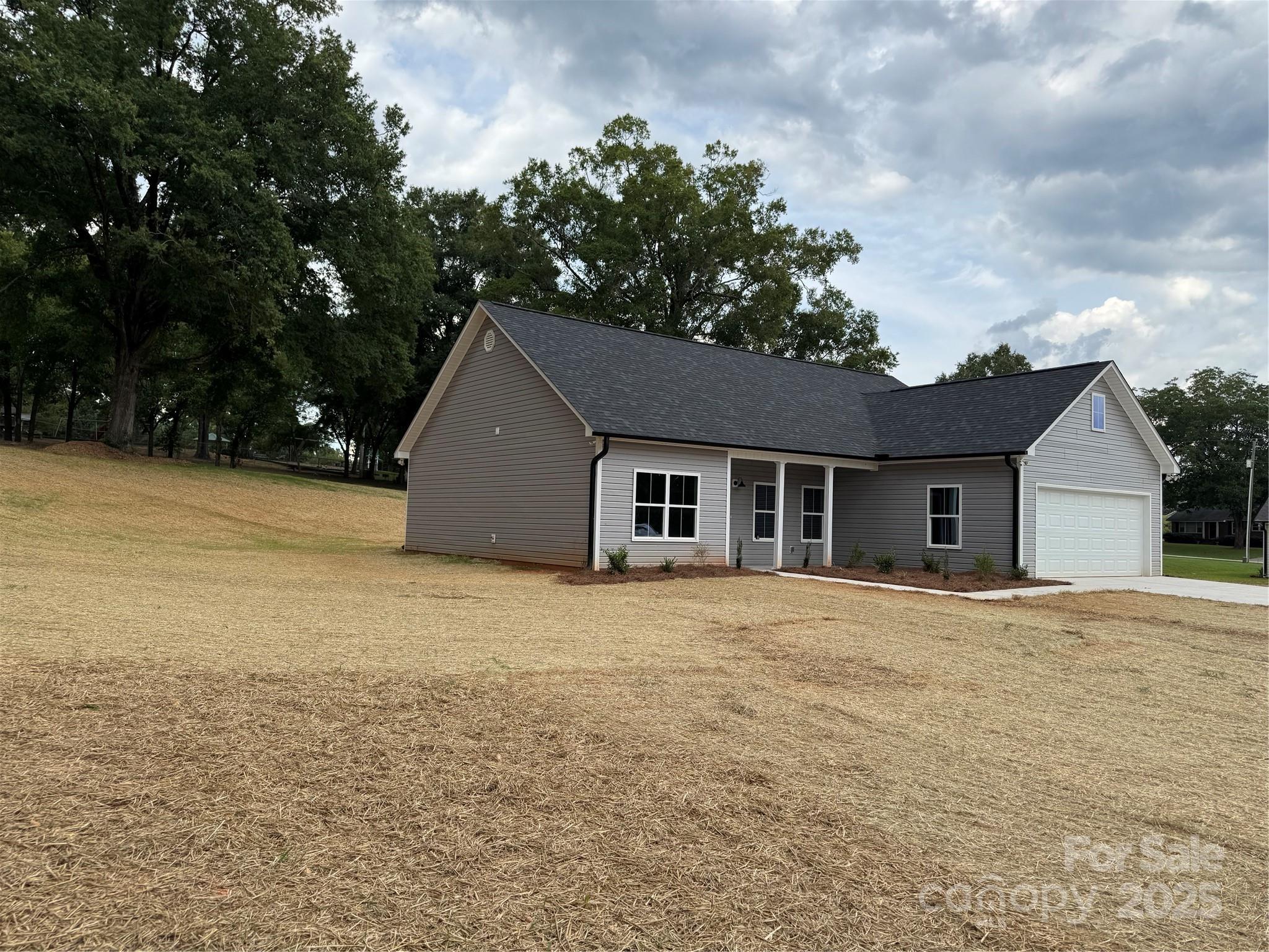 210 West Baker Street Jefferson, SC 29718 - Photo 3 of 32