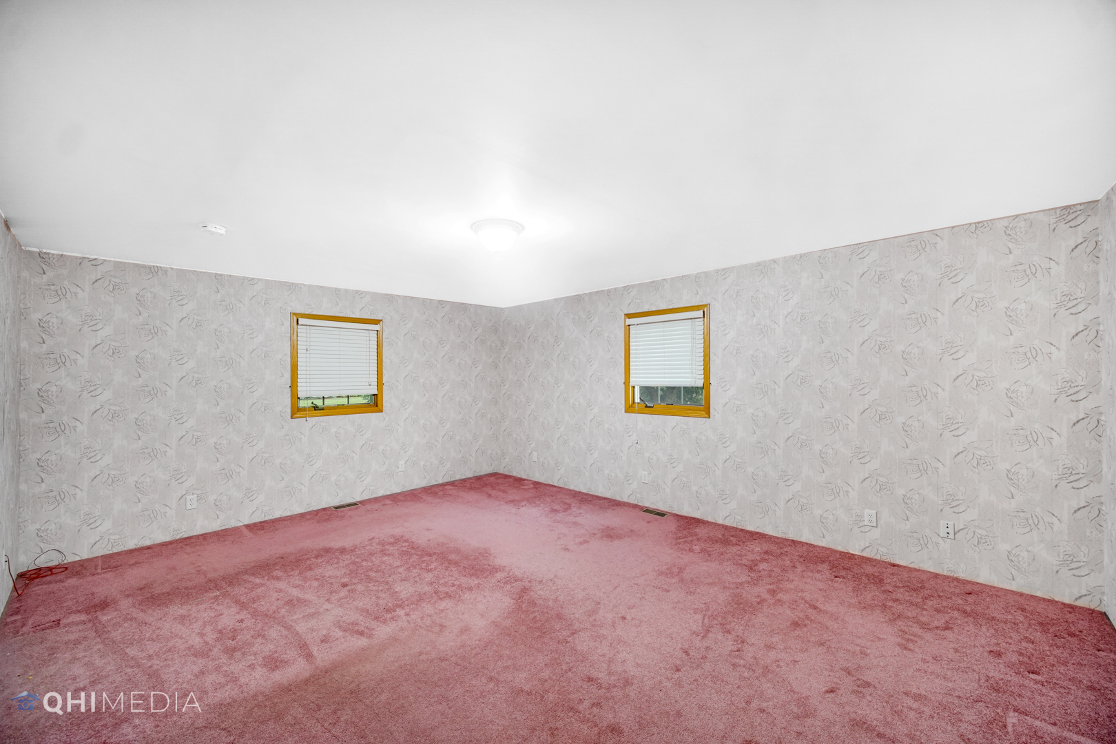 2263 Fox Run Drive Kankakee, IL 60901 - Photo 13 of 34 an empty room with a window