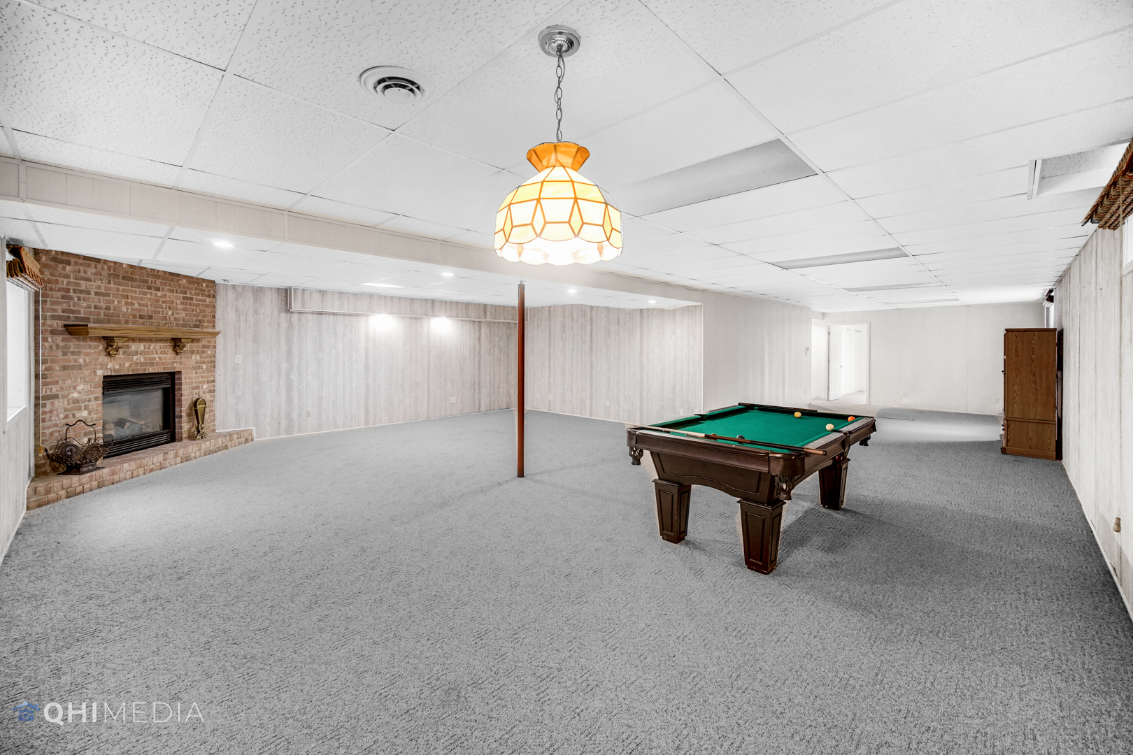 2263 Fox Run Drive Kankakee, IL 60901 - Photo 19 of 34 a room with window and pool table