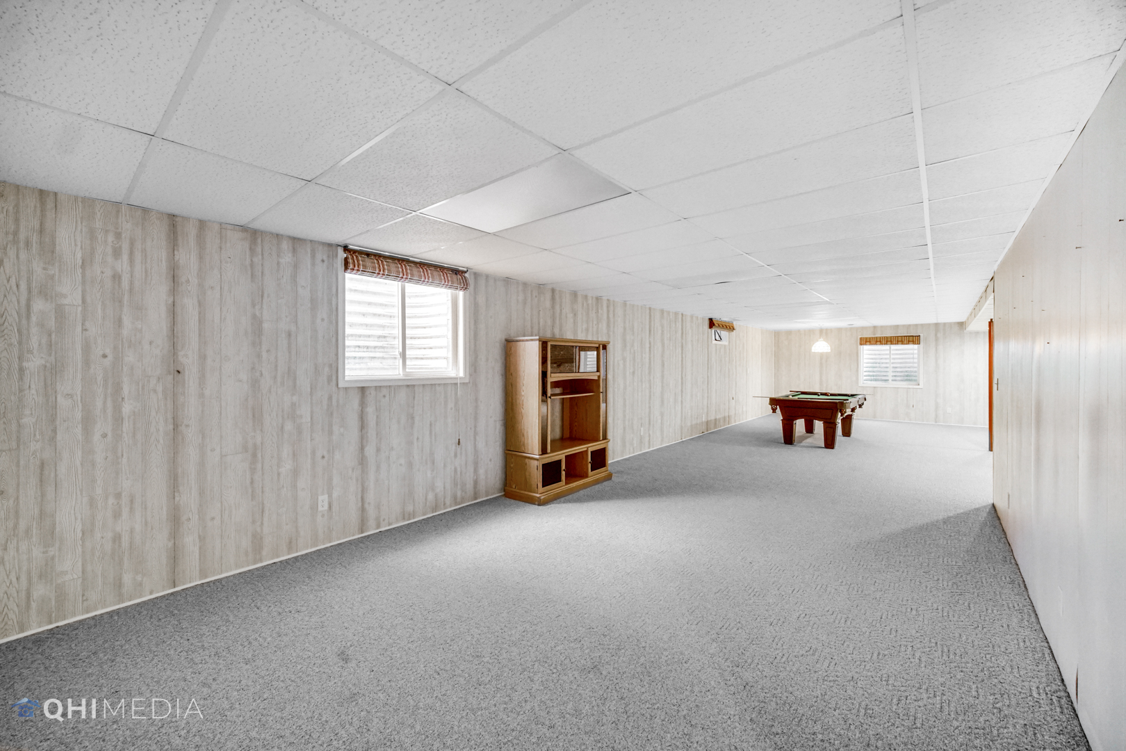 2263 Fox Run Drive Kankakee, IL 60901 - Photo 22 of 34 a view of a livingroom with furniture and a window