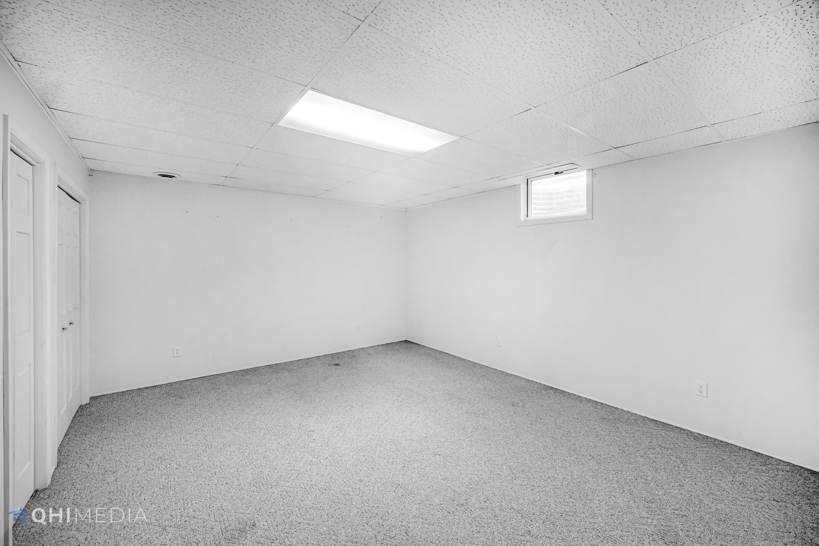 2263 Fox Run Drive Kankakee, IL 60901 - Photo 23 of 34 an empty room with a empty space and windows