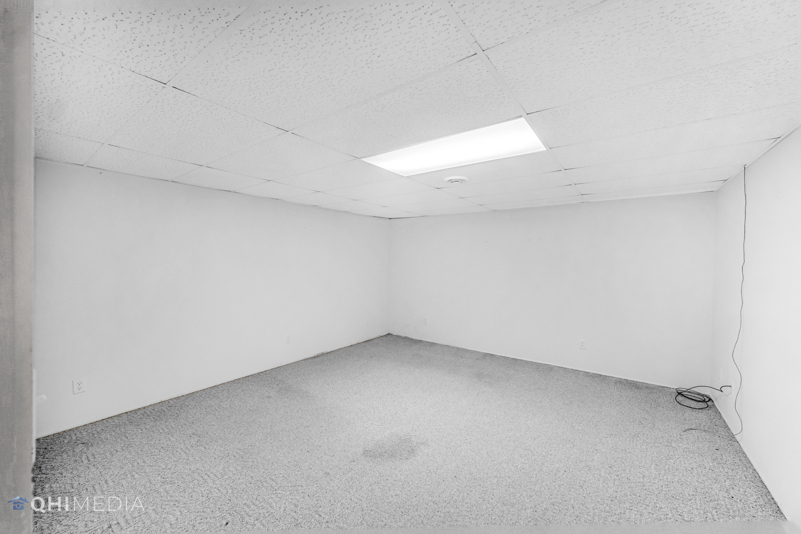 2263 Fox Run Drive Kankakee, IL 60901 - Photo 24 of 34 an empty room with a empty space and window