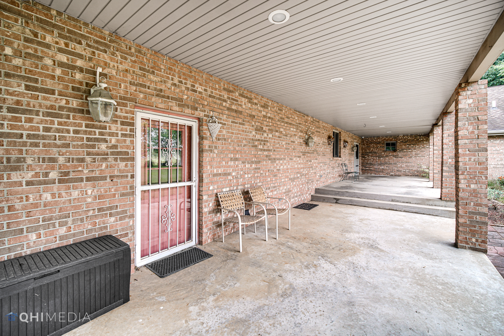2263 Fox Run Drive Kankakee, IL 60901 - Photo 6 of 34 a view of livingroom with patio
