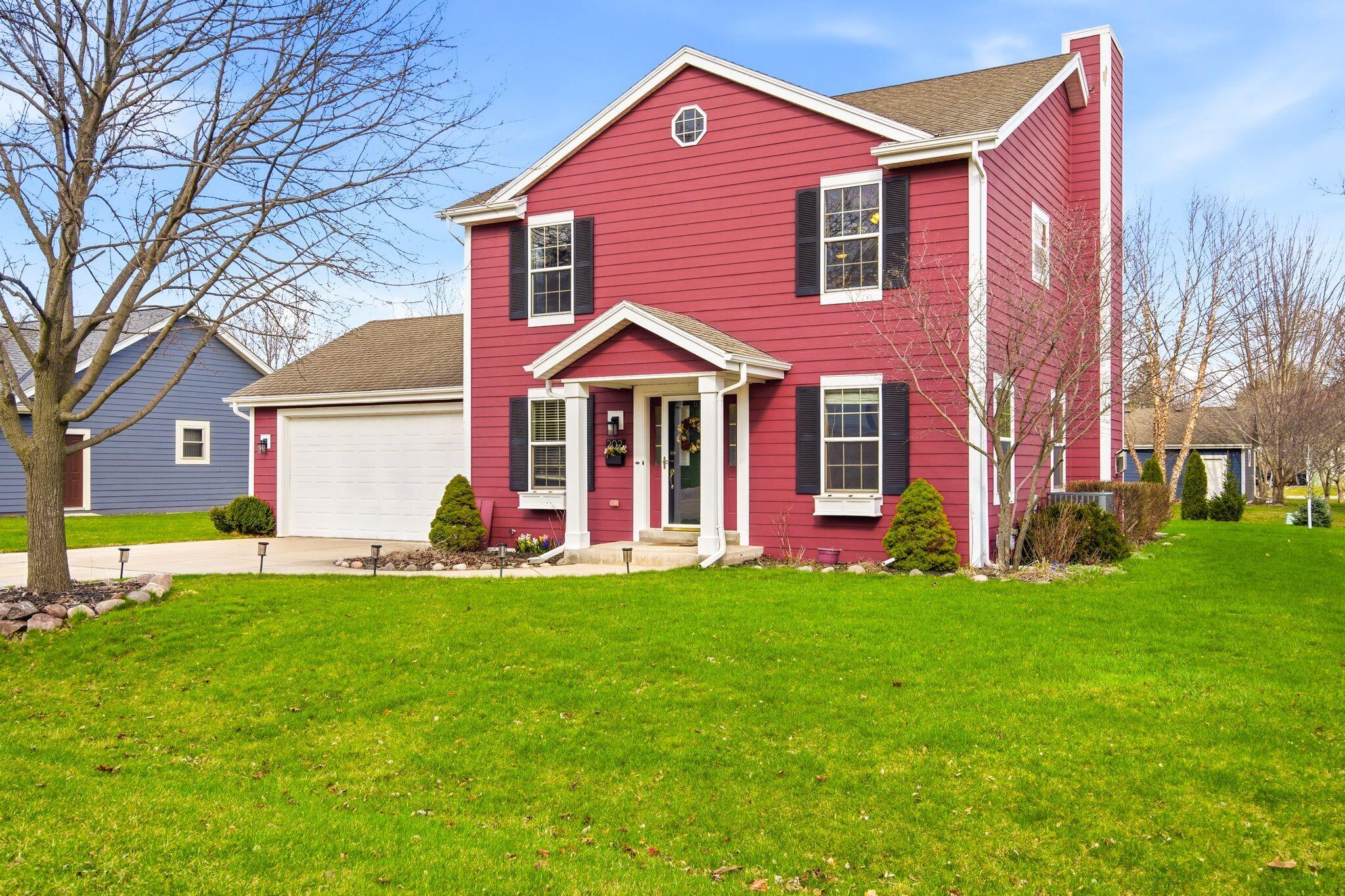 202 Stocks Drive Delafield, WI 53018 - Photo 1 of 30 Exterior Front 1