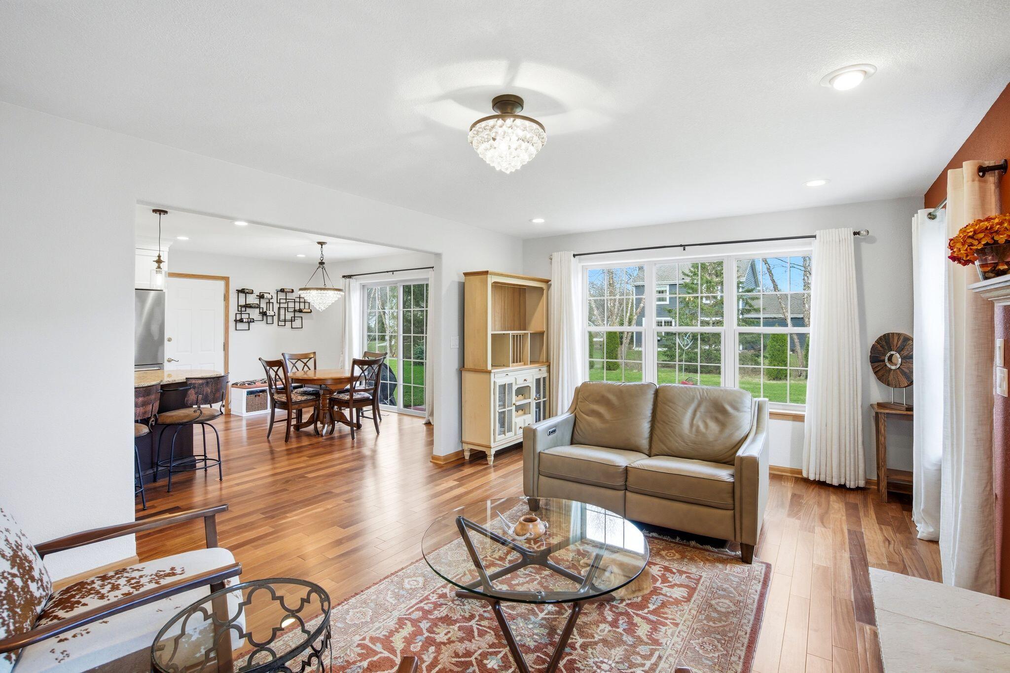 202 Stocks Drive Delafield, WI 53018 - Photo 8 of 30 Living Room 5