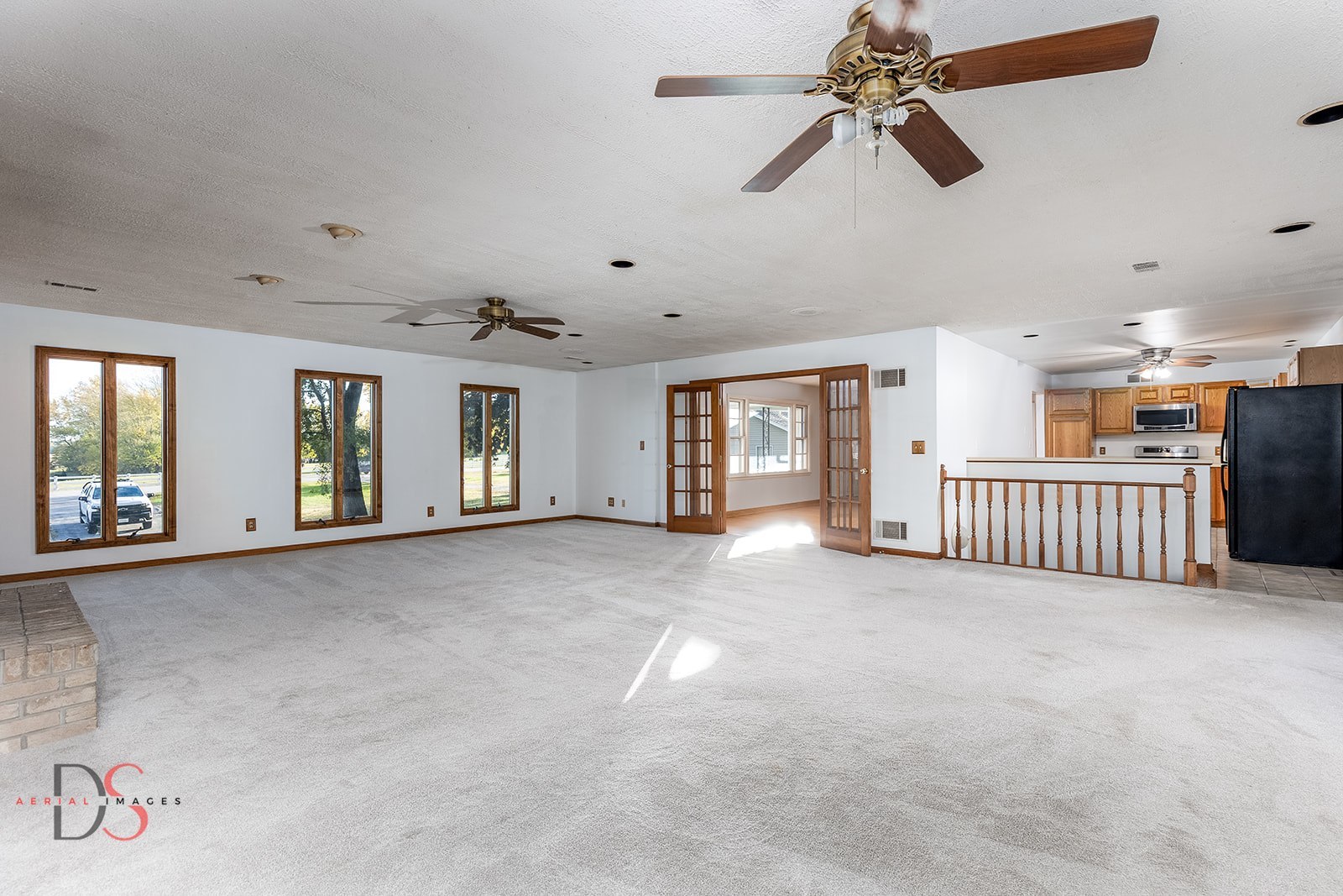 3060 Cemetery Road Morris, IL 60450 - Photo 6 of 24 a view of a livingroom with a ceiling fan and window