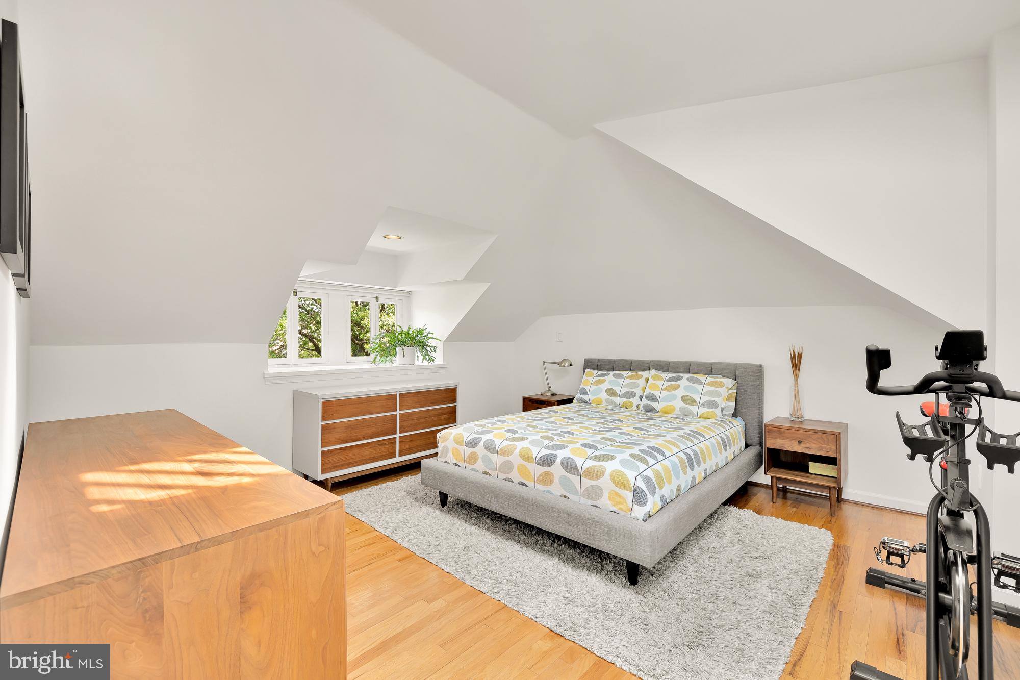 1826 Biltmore Street Northwest, Unit 4 Washington, DC 20009 - Photo 21 of 34