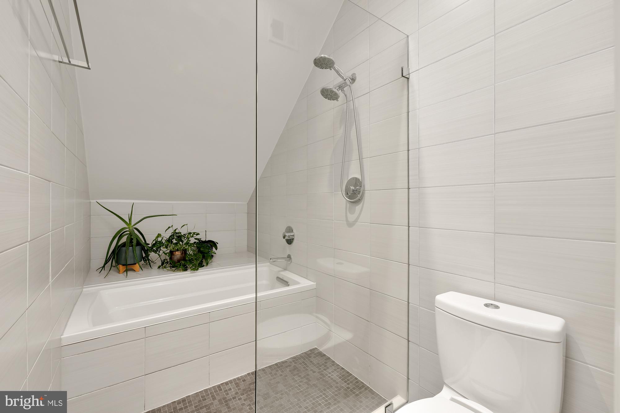 1826 Biltmore Street Northwest, Unit 4 Washington, DC 20009 - Photo 25 of 34