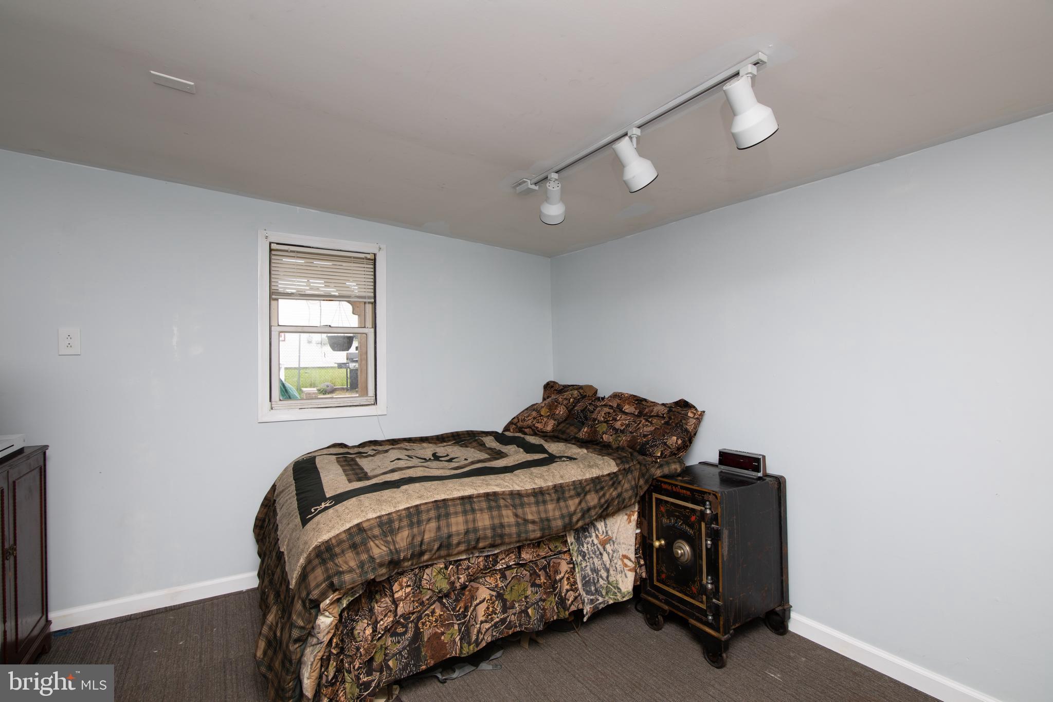 25 Gable Hill Road Levittown, PA 19057 - Photo 7 of 34