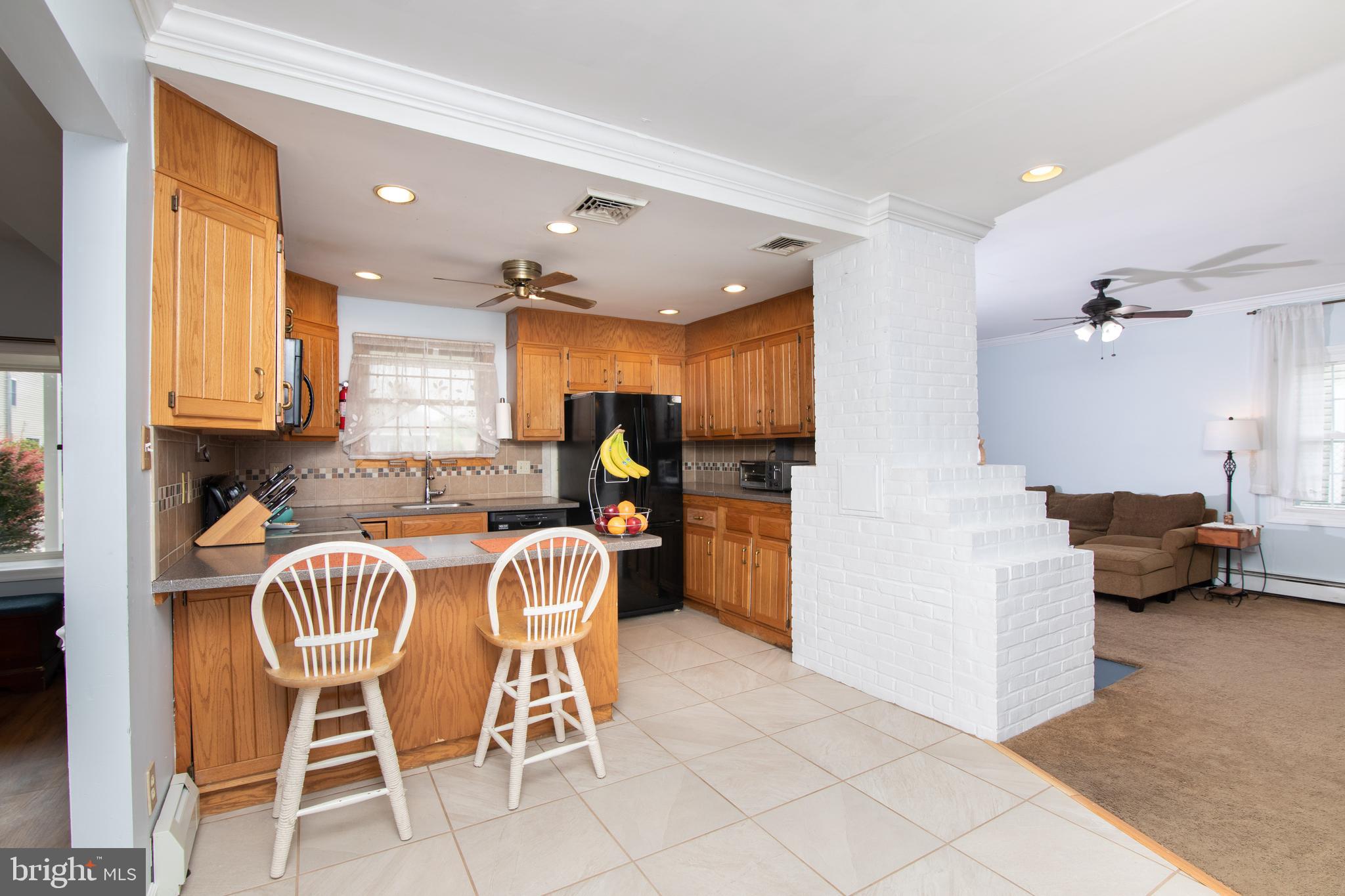 25 Gable Hill Road Levittown, PA 19057 - Photo 9 of 34