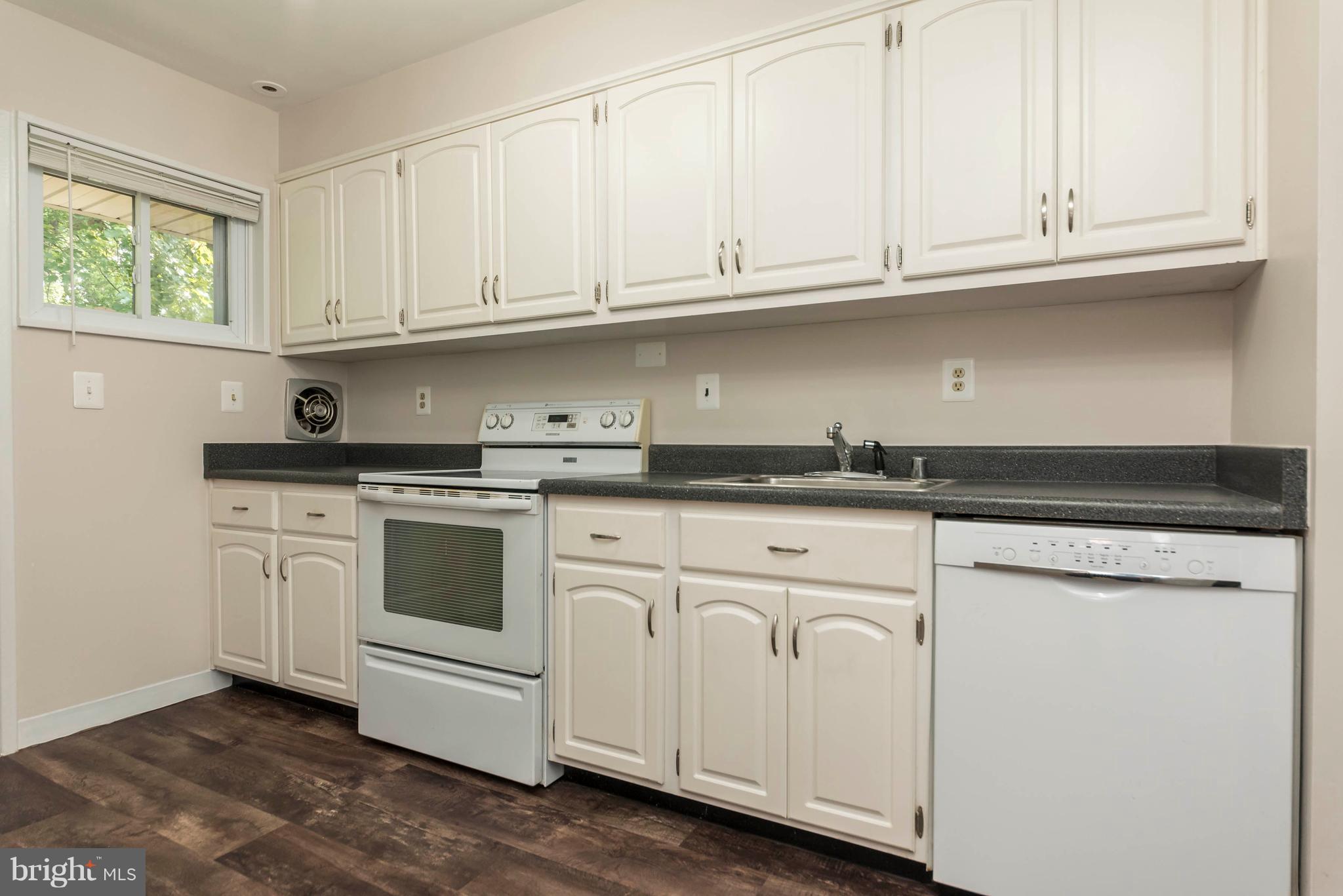 3929 Arcadia Road Alexandria, VA 22312 - Photo 2 of 14 Kitchen