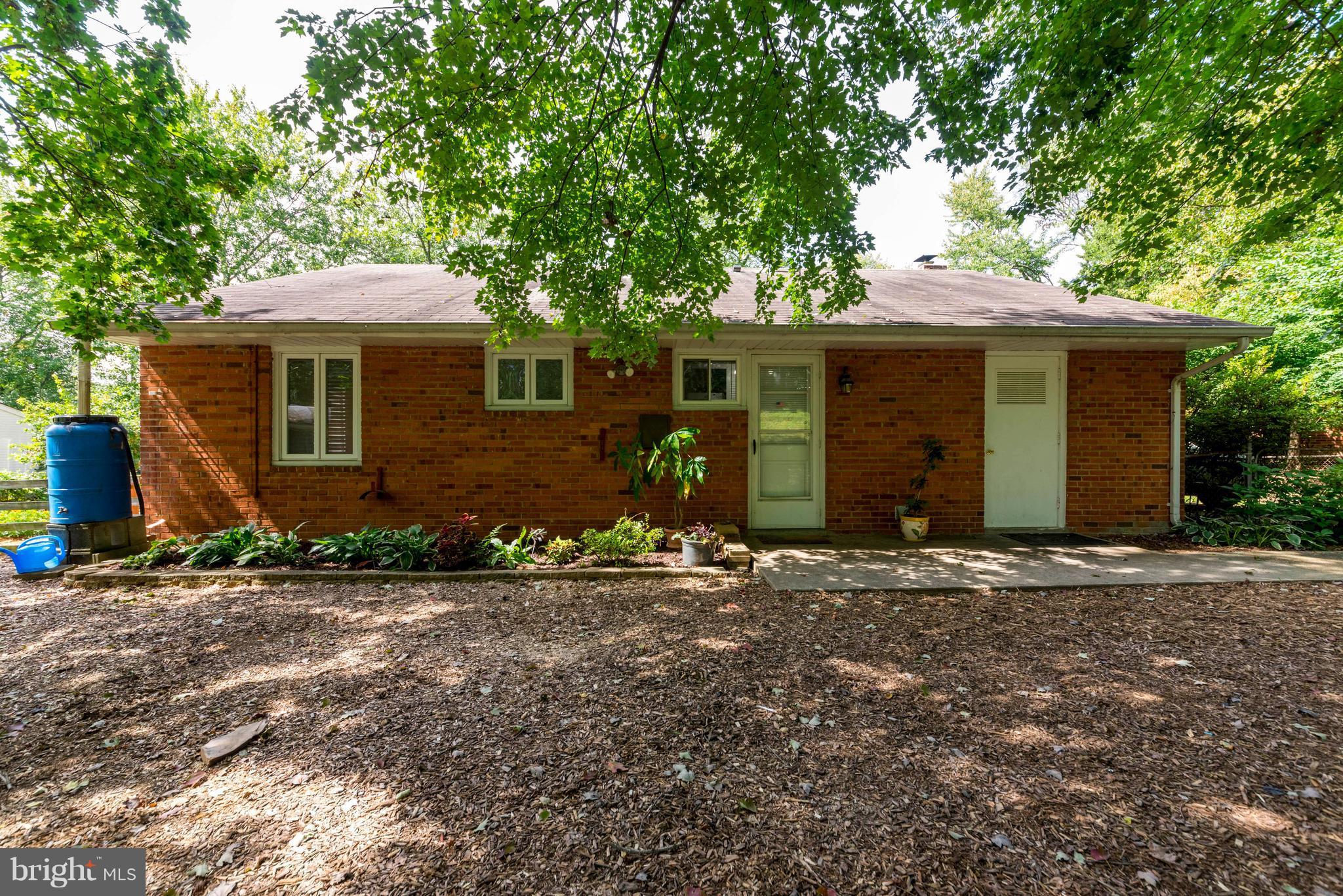 3929 Arcadia Road Alexandria, VA 22312 - Photo 9 of 14 Exterior (Rear)