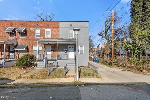 front view of house with a yard