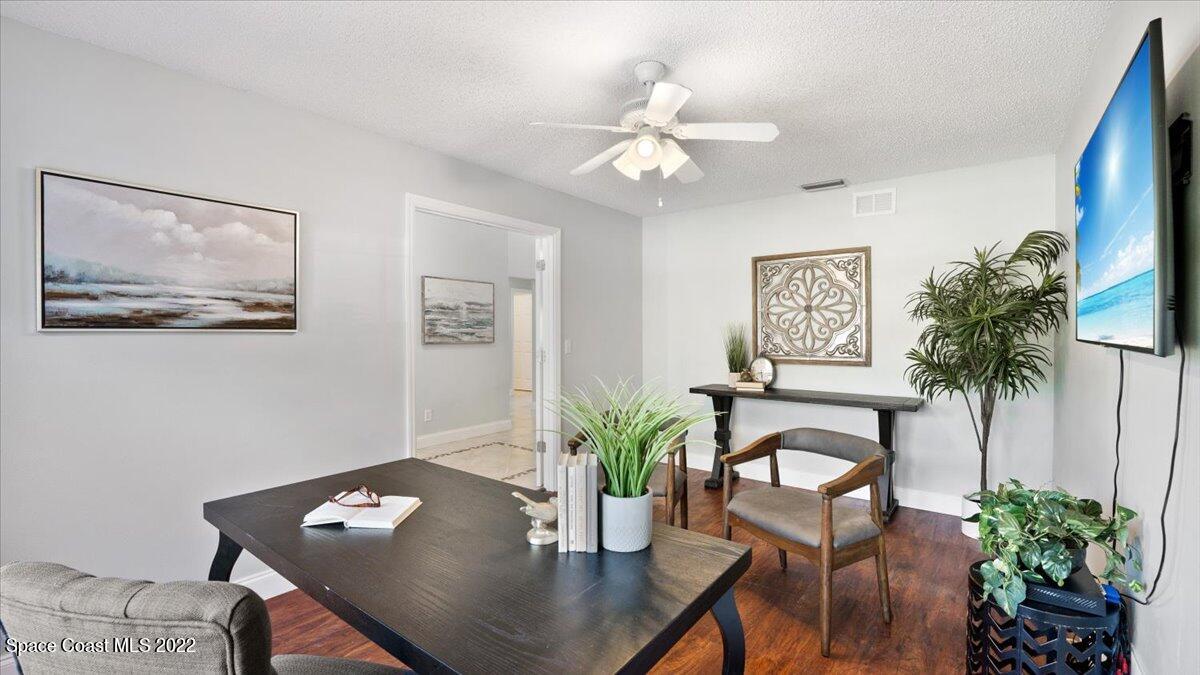 576 Nackman Road Northwest Palm Bay, FL 32907 - Photo 6 of 42 10-DSC07780