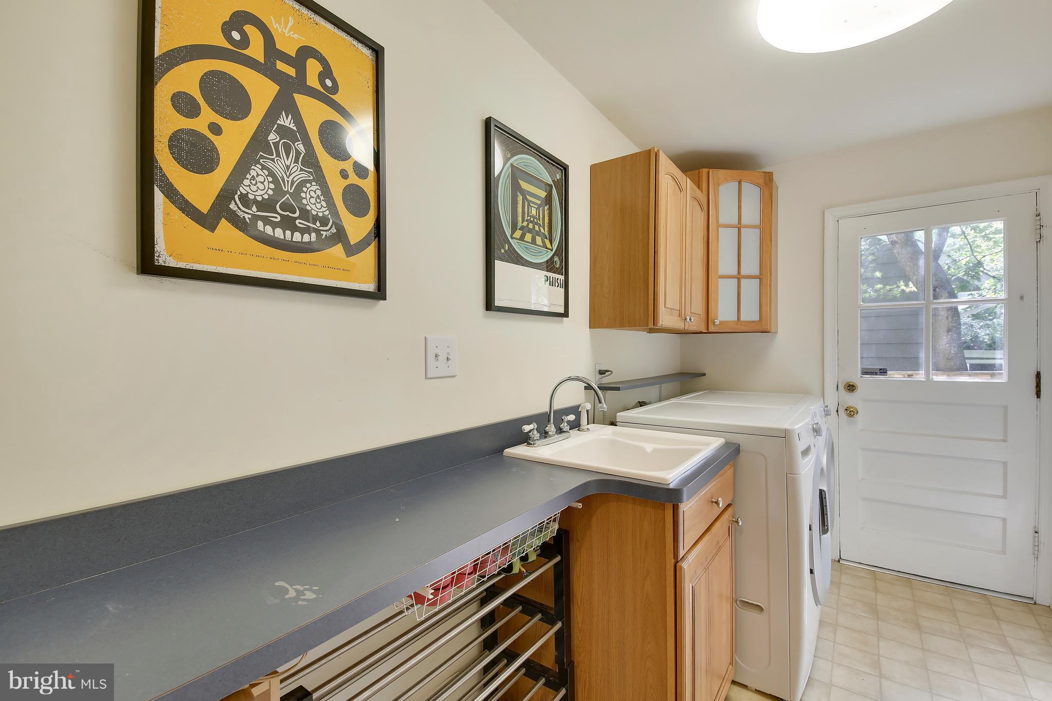 1001 Robin Road Silver Spring, MD 20901 - Photo 12 of 29 Main Level Laundry/Mudroom