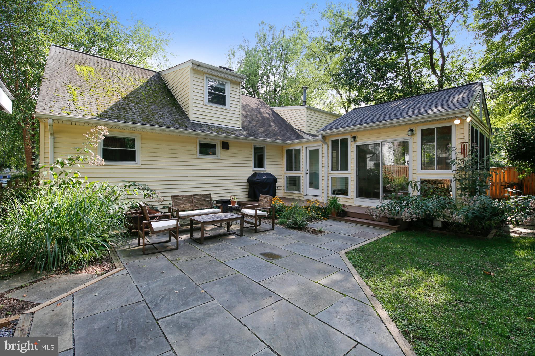 1001 Robin Road Silver Spring, MD 20901 - Photo 23 of 29 Exterior (Rear)