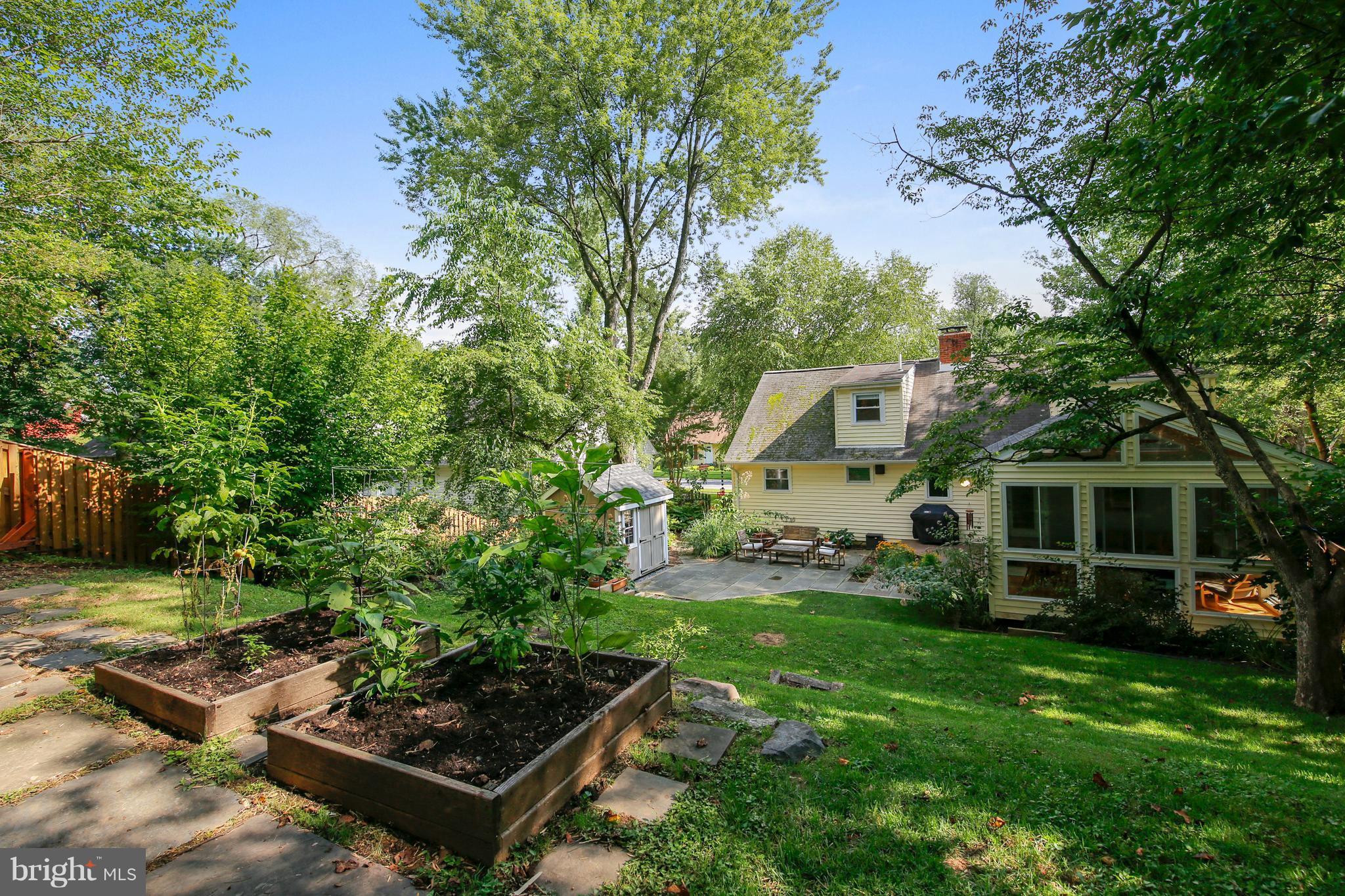 1001 Robin Road Silver Spring, MD 20901 - Photo 26 of 29 Exterior (Rear)