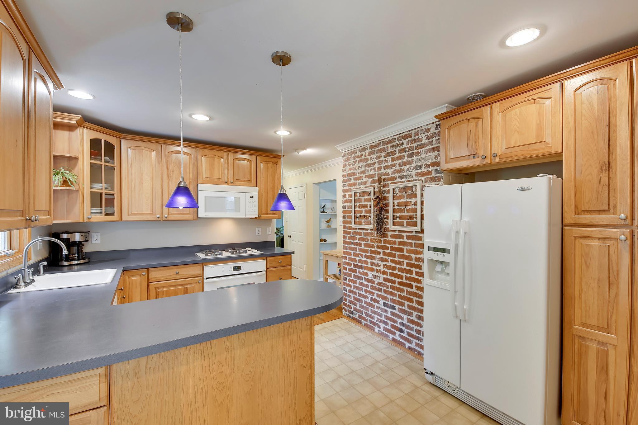1001 Robin Road Silver Spring, MD 20901 - Photo 8 of 29 Kitchen