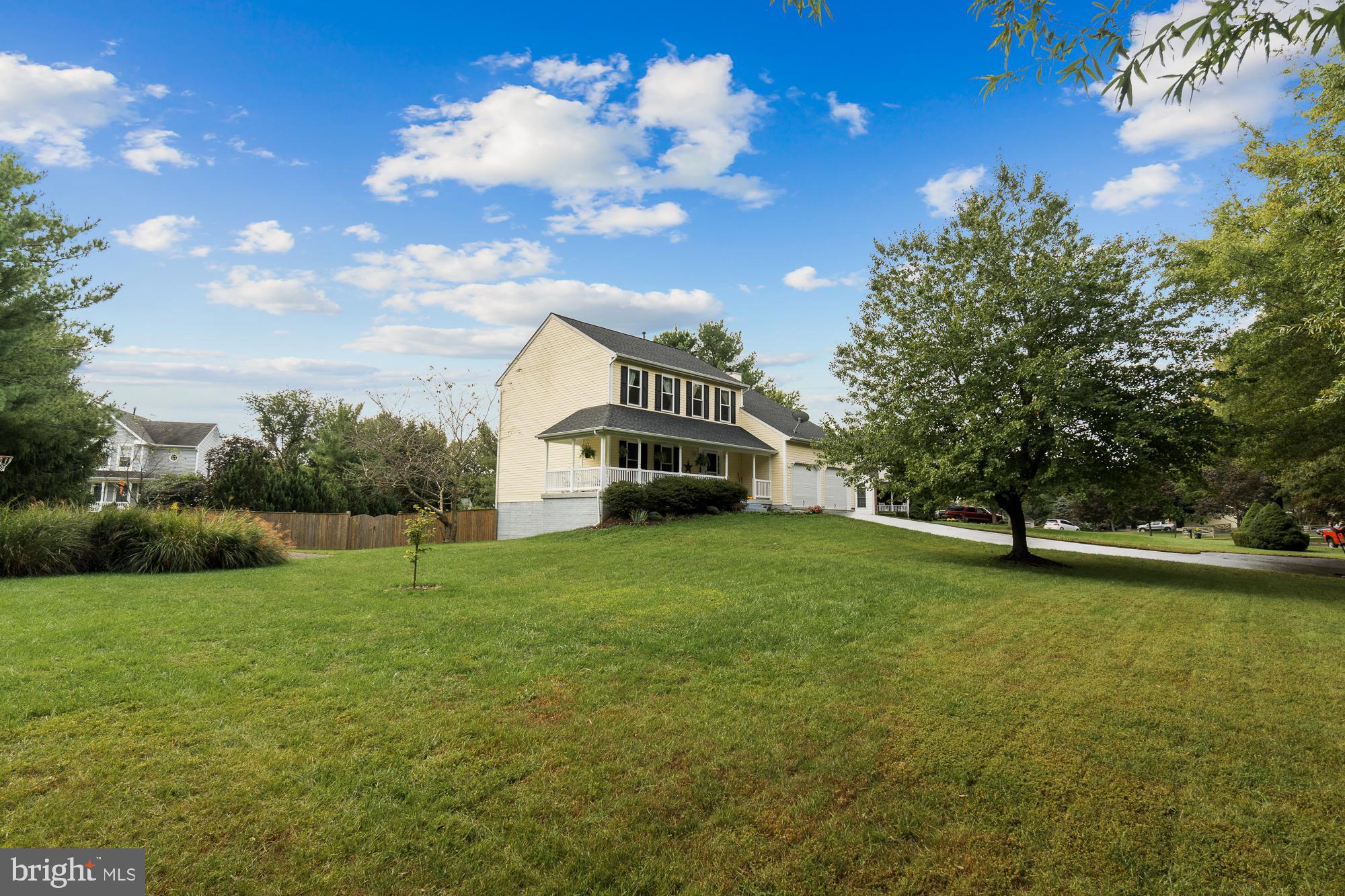 17209 General Custer Way Poolesville, MD 20837 - Photo 3 of 67 So much play space on all sides