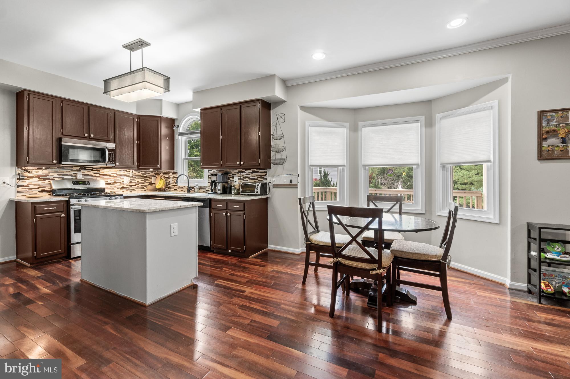 17209 General Custer Way Poolesville, MD 20837 - Photo 28 of 67 Bright and sunny!
