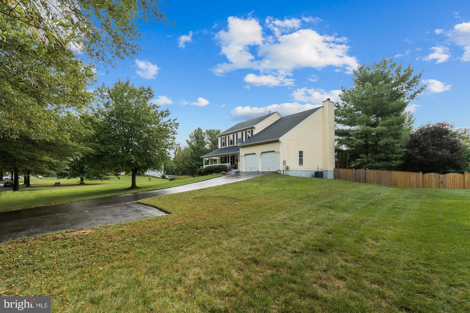 17209 General Custer Way Poolesville, MD 20837 - Photo 4 of 67 Fresh driveway sealing