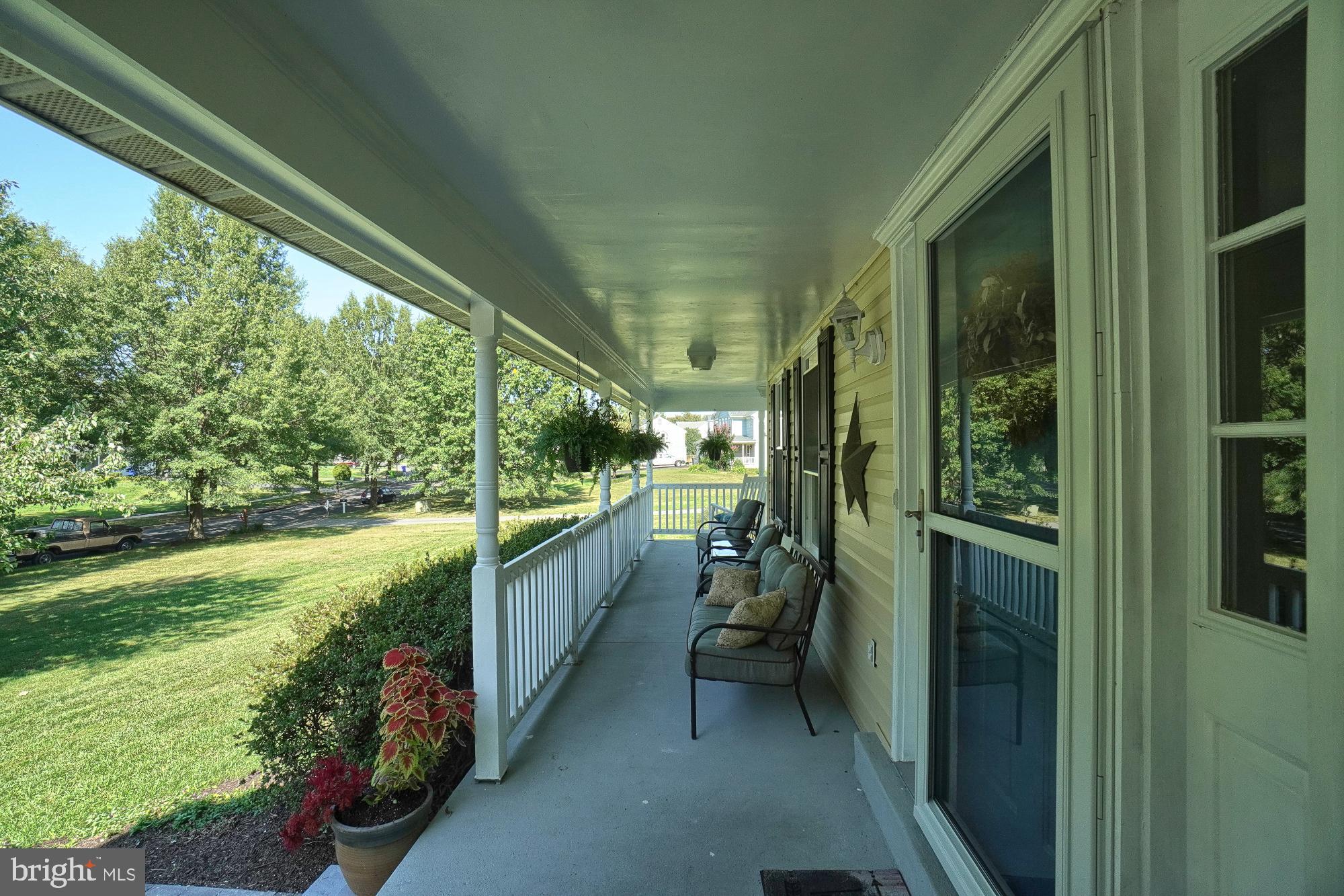 17209 General Custer Way Poolesville, MD 20837 - Photo 8 of 67 Bring your rockers!