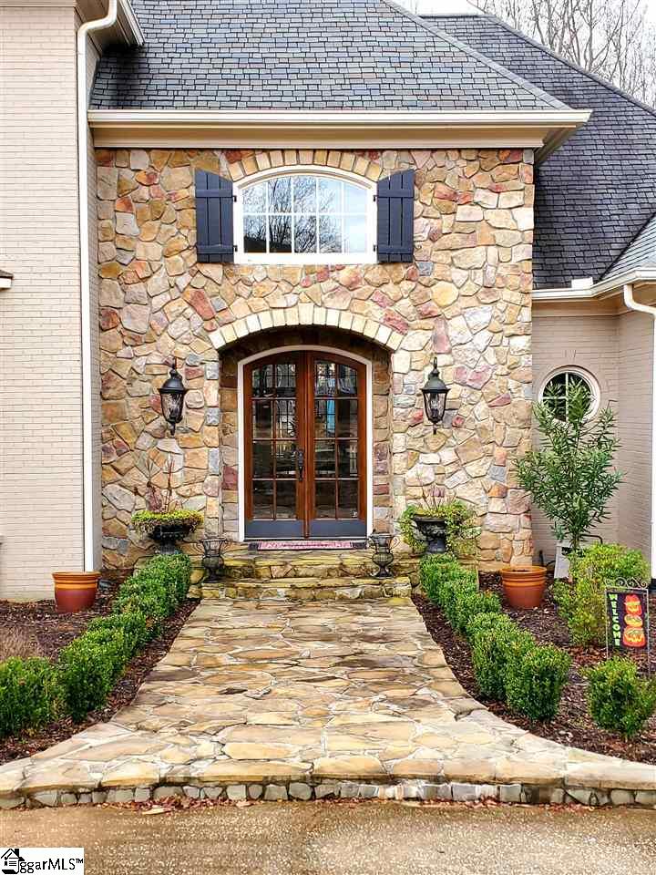 225 Providence Way Easley, SC 29642 - Photo 3 of 36 Gallery Image 3