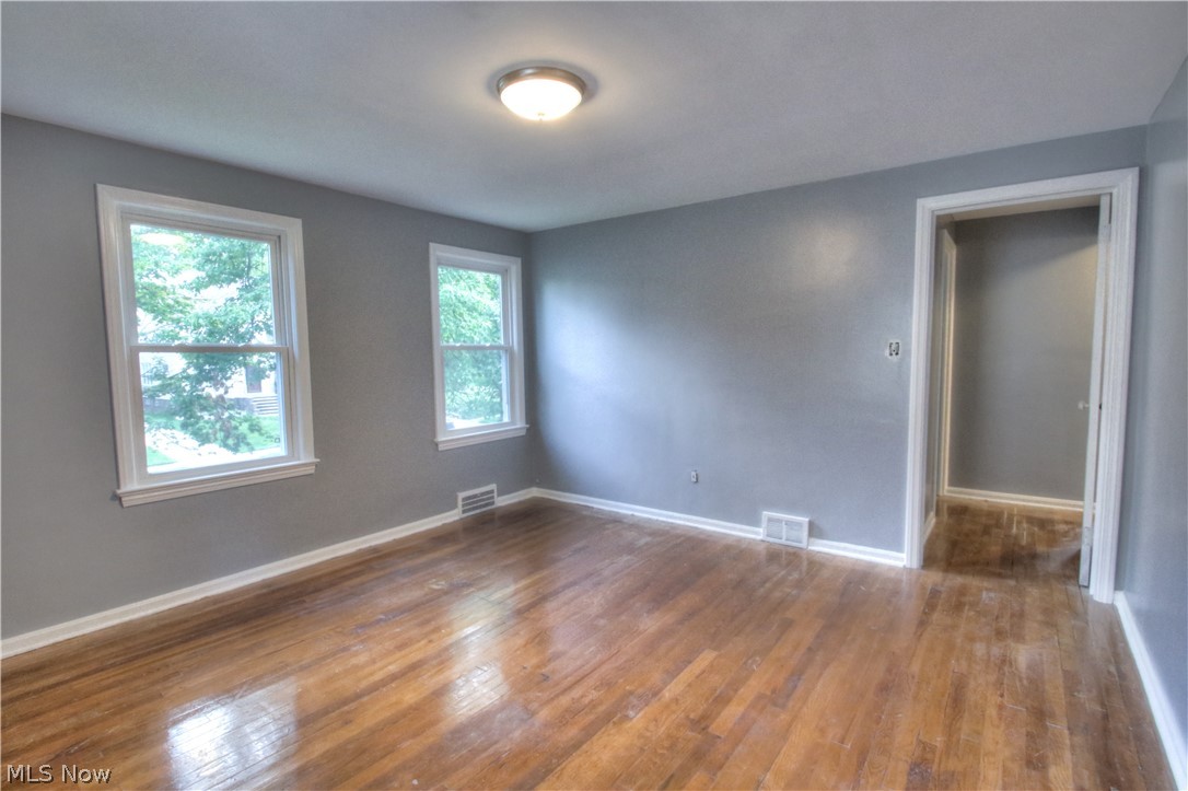 860 Montford Road Cleveland Heights, OH 44121 - Photo 17 of 29