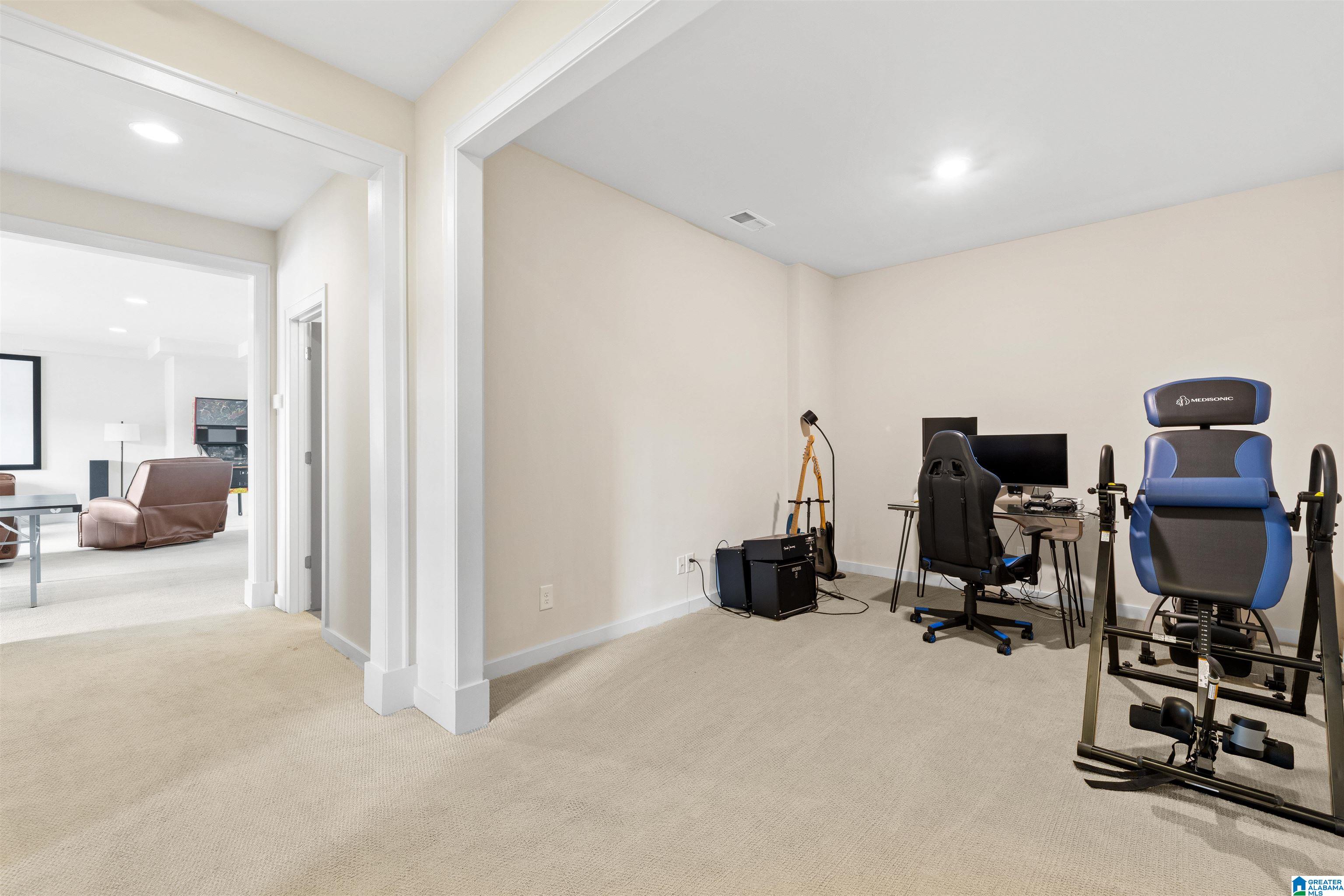 2048 Blackridge Road Hoover, AL 35244 - Photo 27 of 75 Gallery Image 27