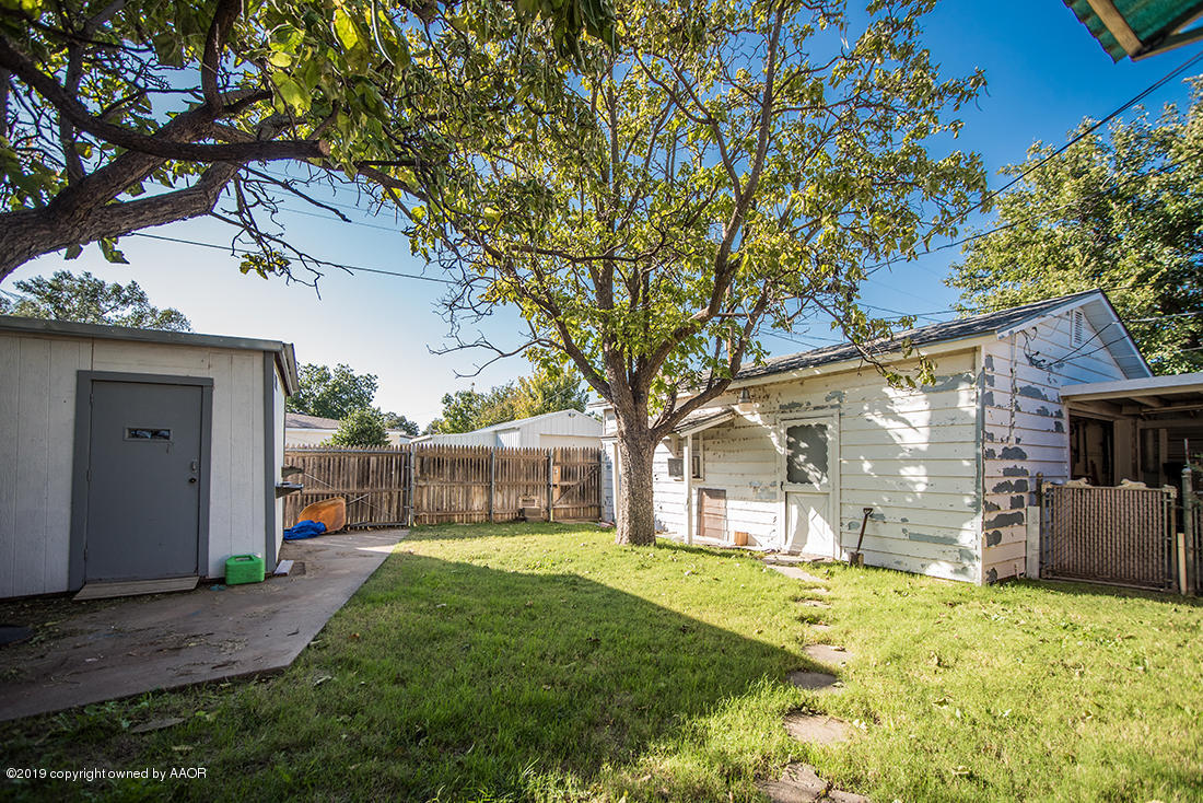 4404 South Hayden Street Amarillo, TX 79110 - Photo 27 of 29 a view of a house with a yard