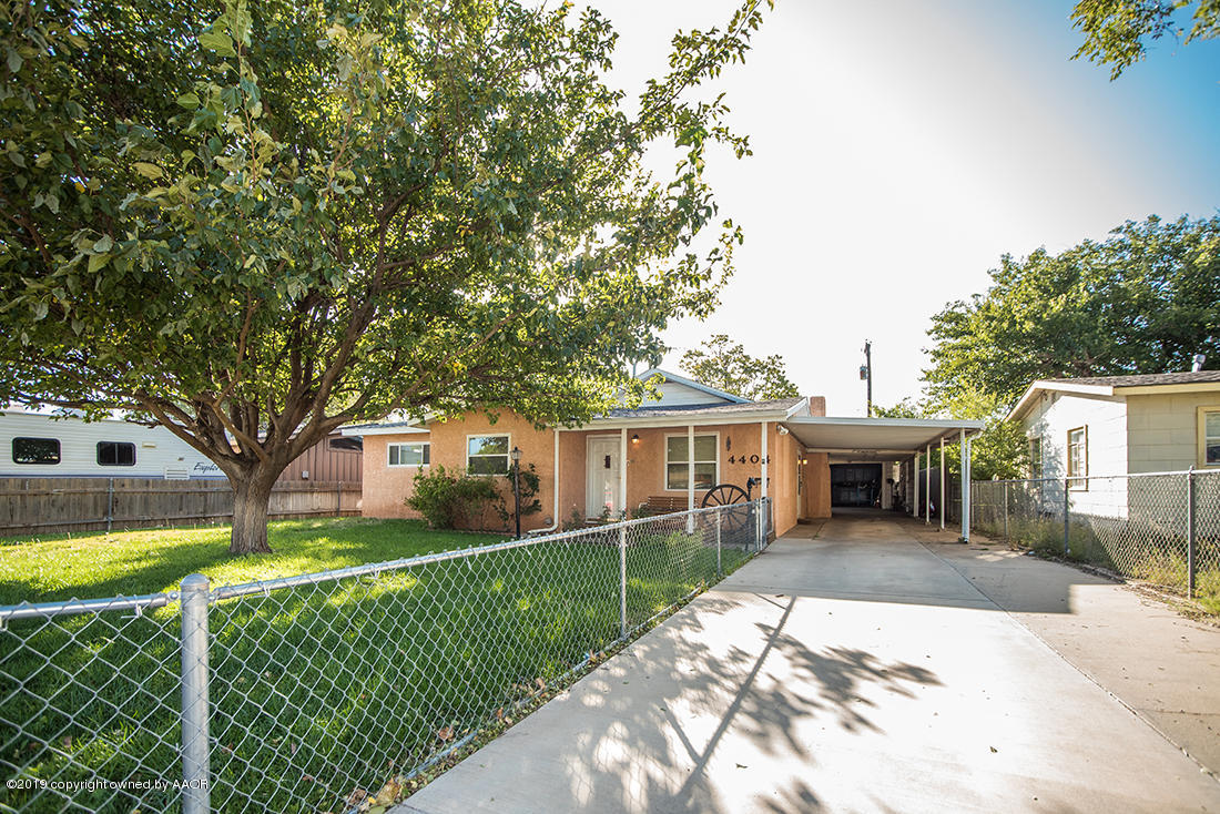 4404 South Hayden Street Amarillo, TX 79110 - Photo 4 of 29 a view of a house with a patio