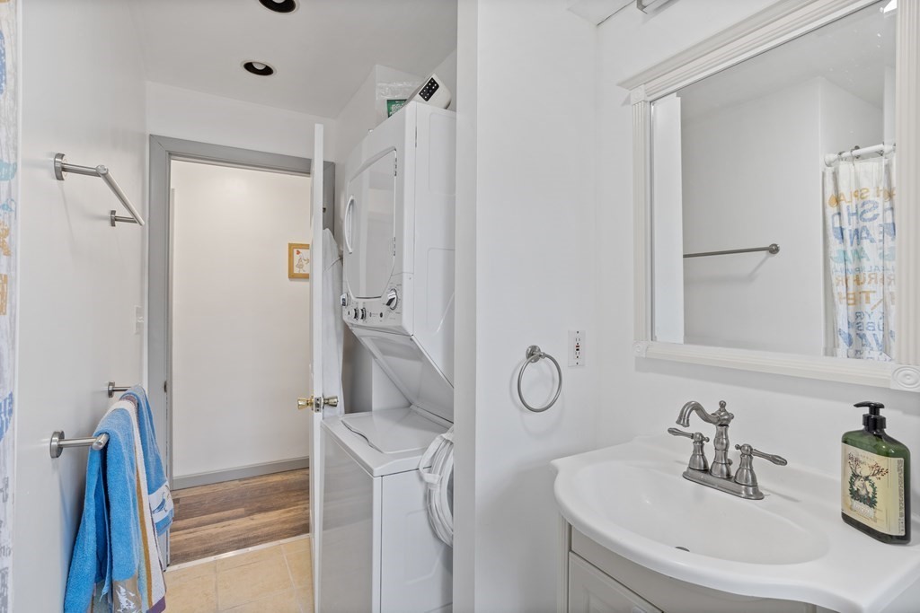 28 Anderson Road Framingham, MA 01701 - Photo 22 of 25 Gallery Image 22