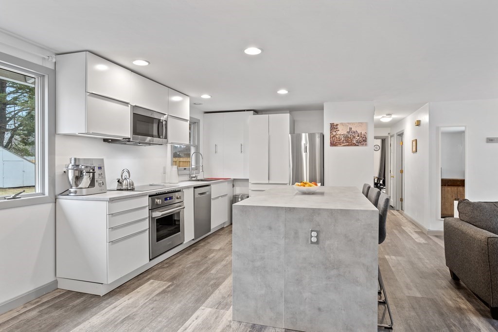28 Anderson Road Framingham, MA 01701 - Photo 10 of 25 Gallery Image 10