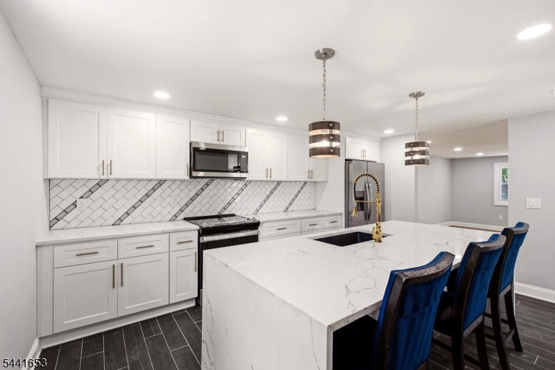 48 Petersburg Road Hackettstown, NJ 07840 - Photo 11 of 36