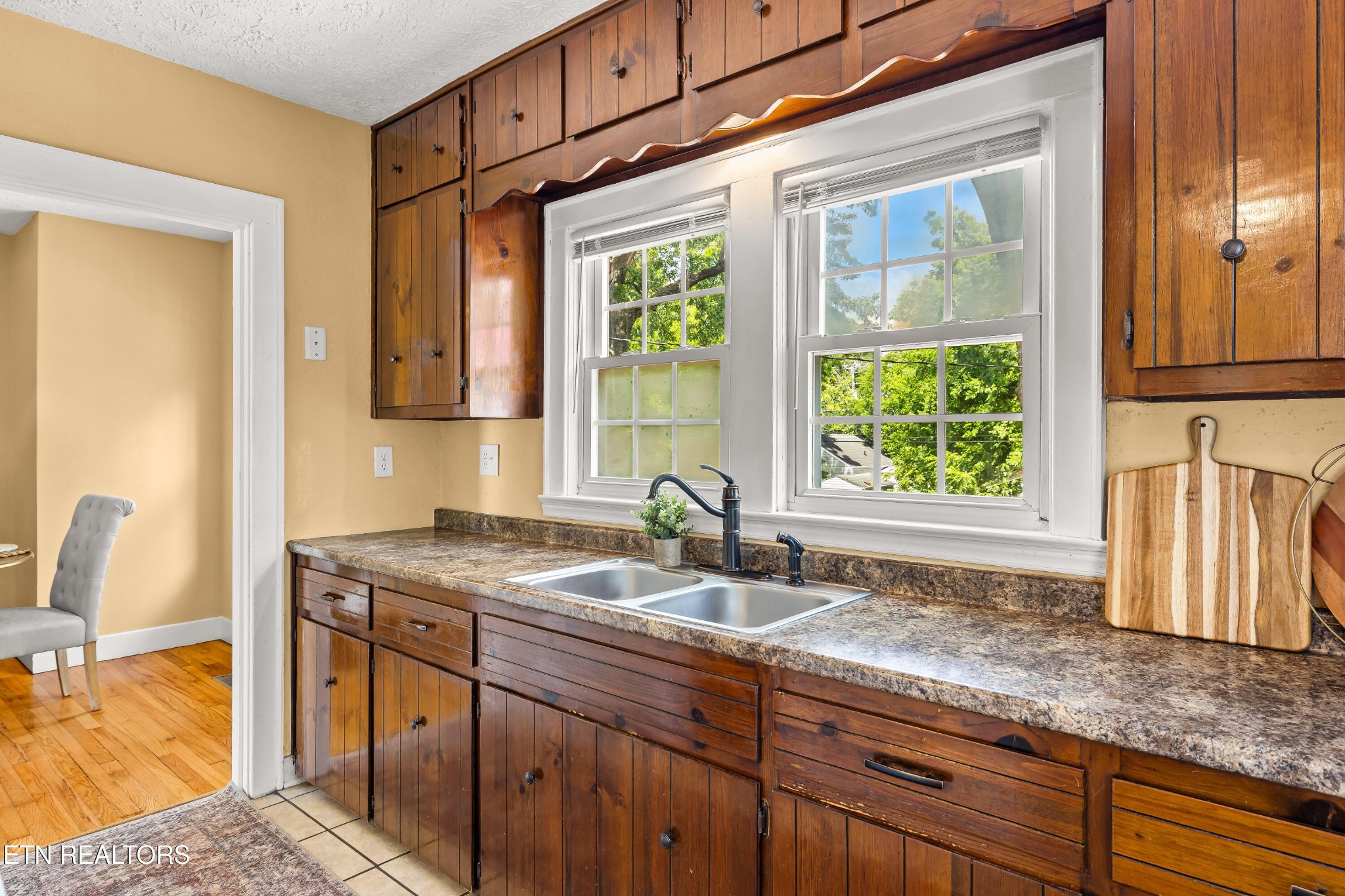 2009 Crest Road Maryville, TN 37804 - Photo 11 of 30 Gallery Image 11