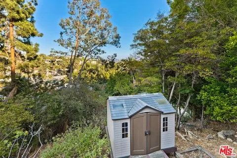 $899,000 | 2274 Vasanta Way, Los Angeles, CA 90068