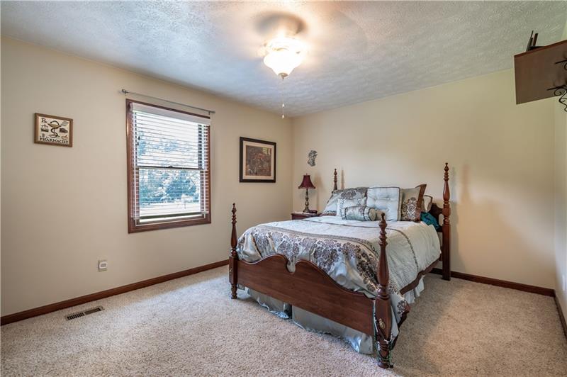 1325 Noblestown Road Oakdale, PA 15071 - Photo 16 of 24 Gallery Image 16
