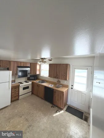 $199,999 | 427 Hardmoore Court, Glen Burnie, MD 21061