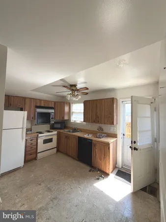 $199,999 | 427 Hardmoore Court, Glen Burnie, MD 21061