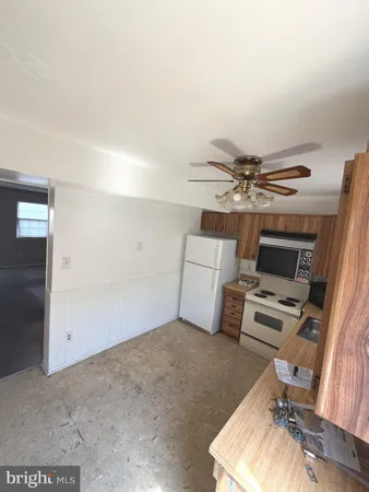 $199,999 | 427 Hardmoore Court, Glen Burnie, MD 21061