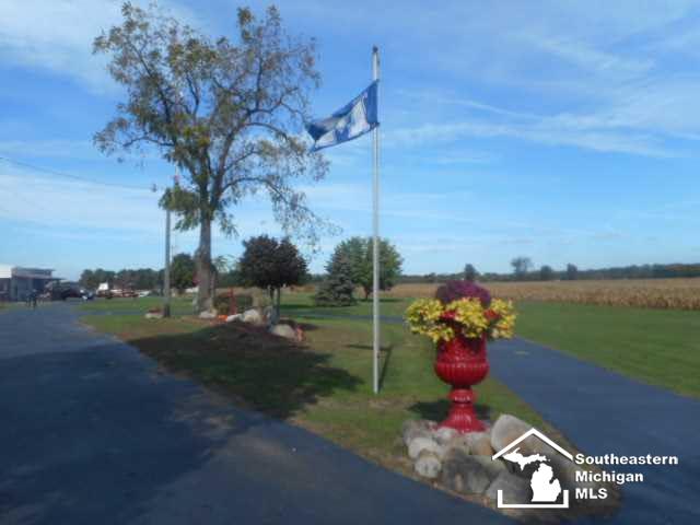 2262 Toben Road Carleton, MI 48117 - Photo 4 of 30 20448451-3.JPG