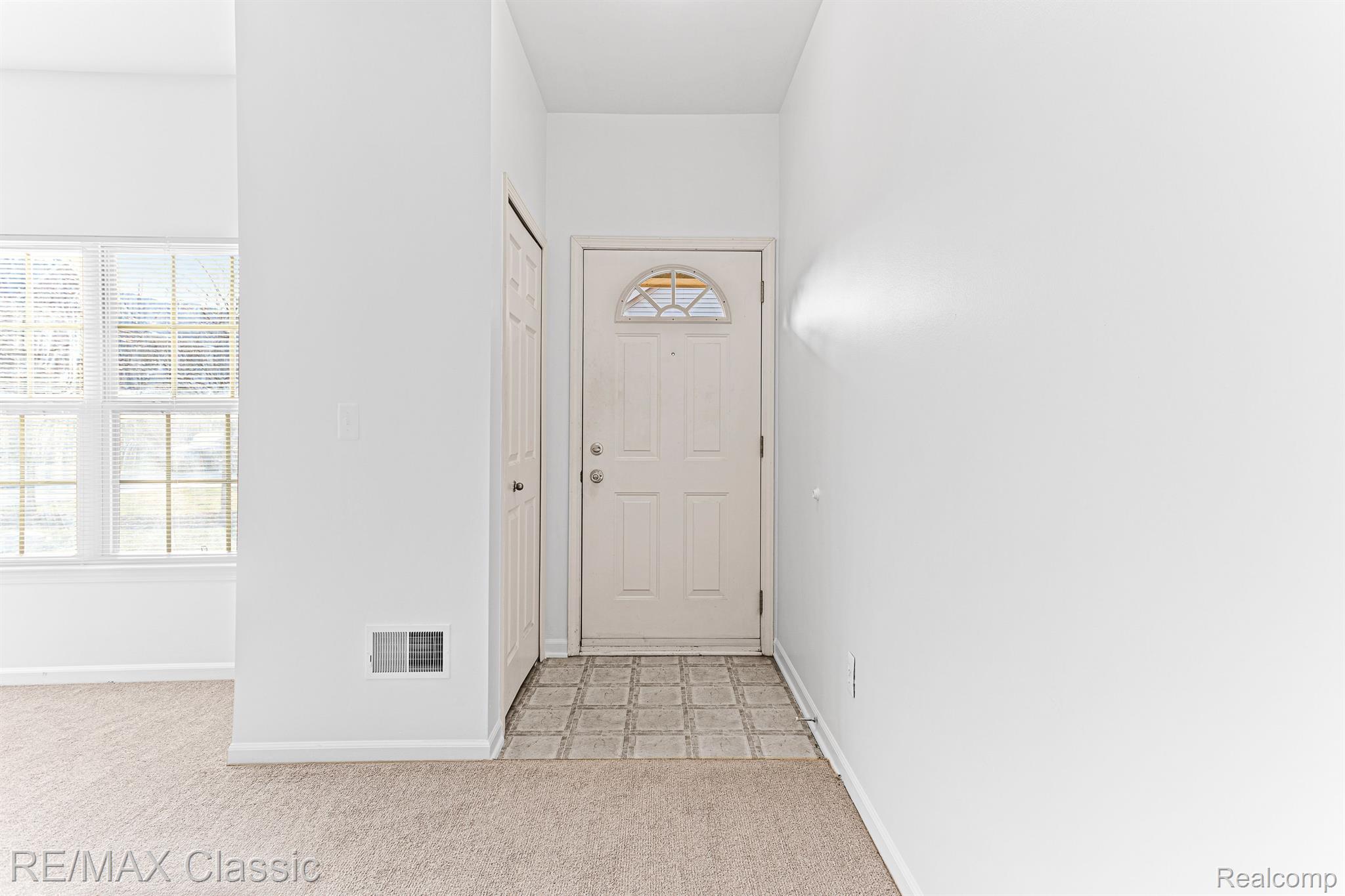 11748 Farmington Road Livonia, MI 48150 - Photo 22 of 24 Gallery Image 22