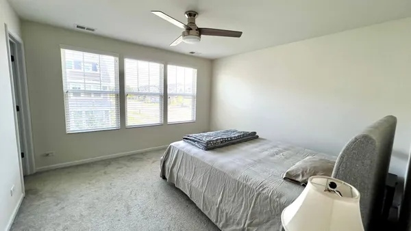 $3,200 | 538 Watercress Drive, Aurora, IL 60504