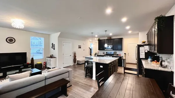 $3,200 | 538 Watercress Drive, Aurora, IL 60504