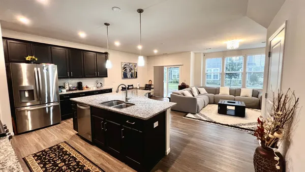 $3,200 | 538 Watercress Drive, Aurora, IL 60504