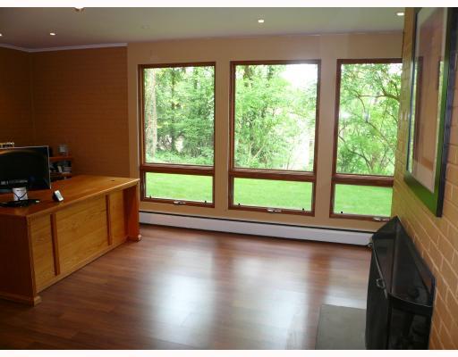 35 Holland Road Churchill, PA 15235 - Photo 9 of 18 Den/Family/Great Room. Another view, this room measures 18 x 18