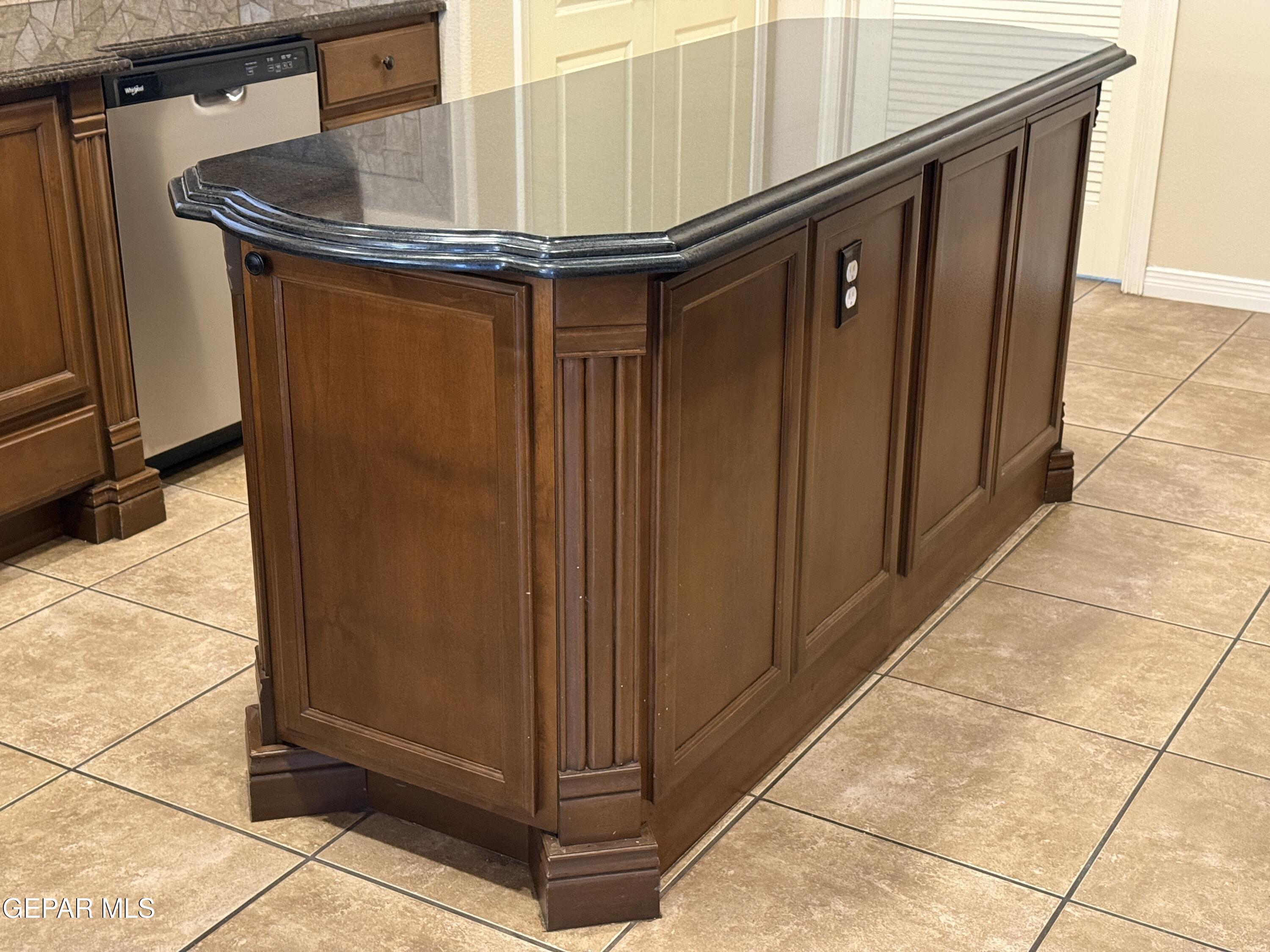 3060 Solar Point Lane El Paso, TX 79938 - Photo 22 of 49 Kitchen Island