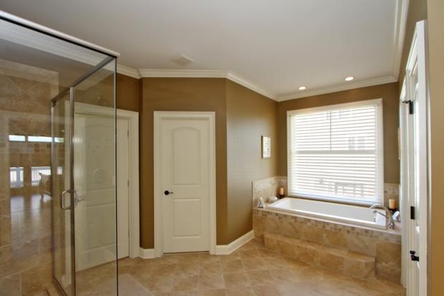 1060 Rivershore Road Charleston, SC 29492 - Photo 16 of 28 Master bath ad tub