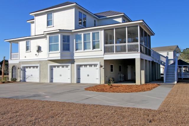 1060 Rivershore Road Charleston, SC 29492 - Photo 4 of 28 3 car garage and underneath